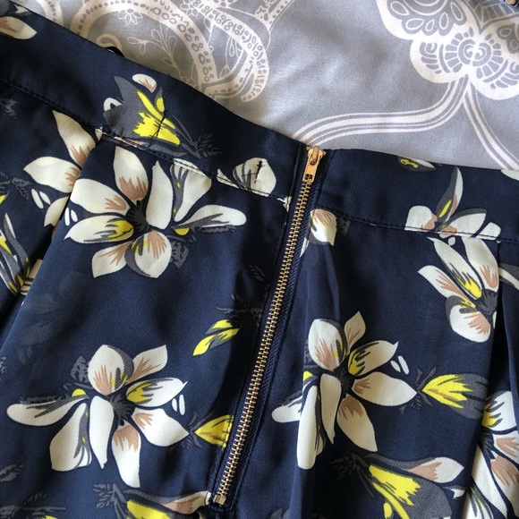 Floral Bra Top & Shorts Set - Picture 2 of 5